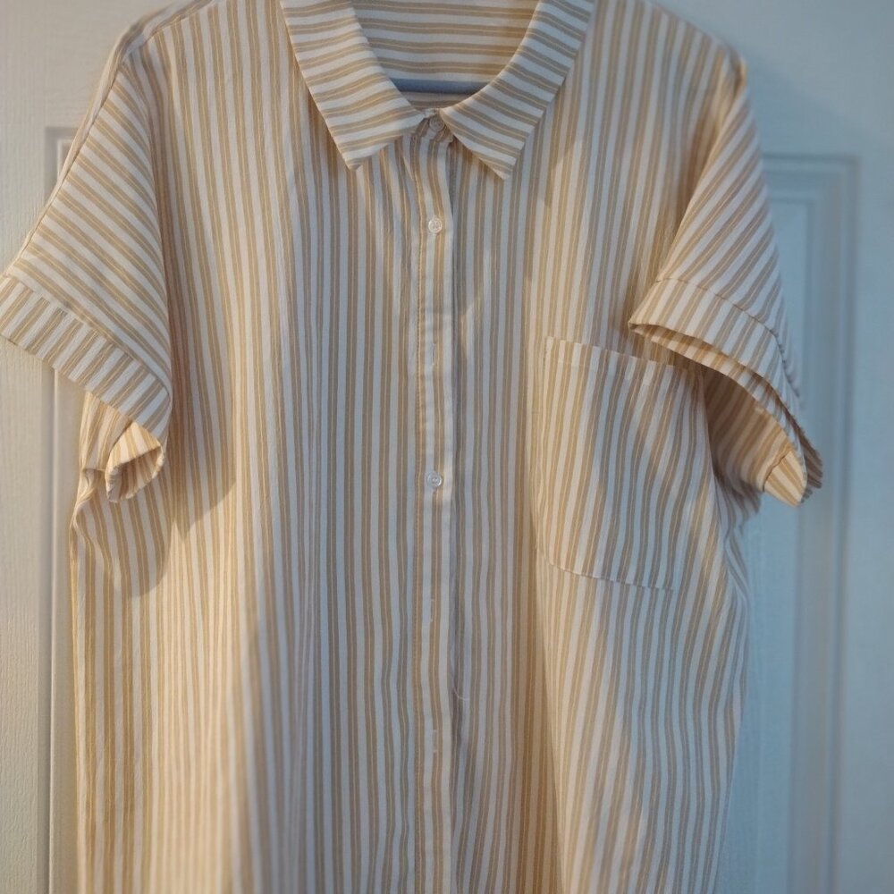 ANDRE' BUTTON UP BLOUSE - Picture 3 of 3